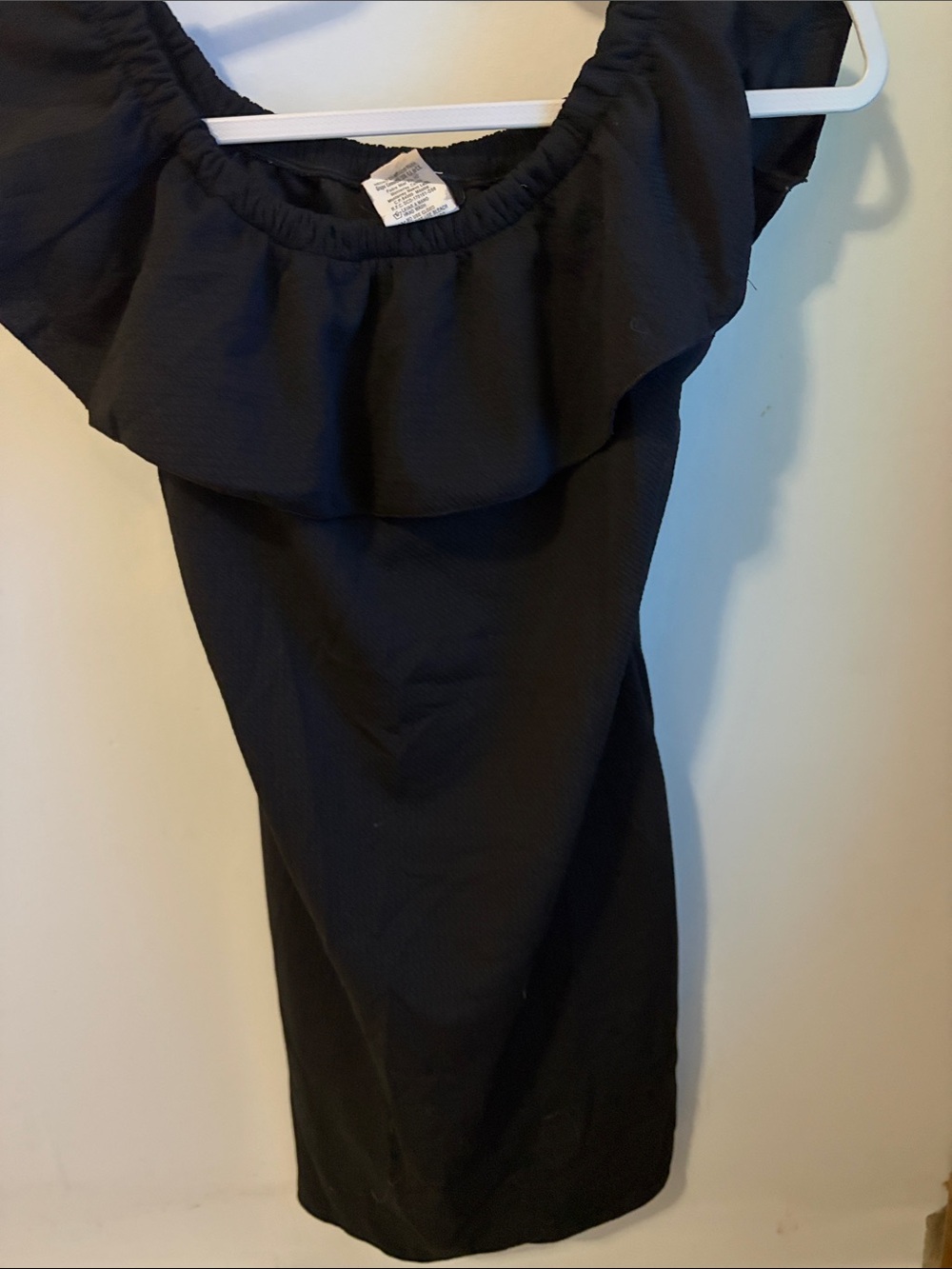 Elegant One-Shoulder Black Ruffle Dress